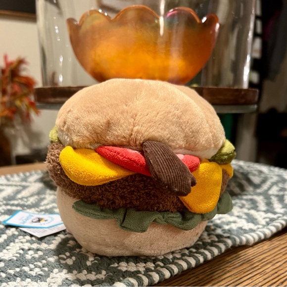 JELLYCAT AMUSEABLES - NWT CHEESEBURGER PLUSHIE! OUT OF STOCK COLLECTIBLE! - Picture 8 of 14